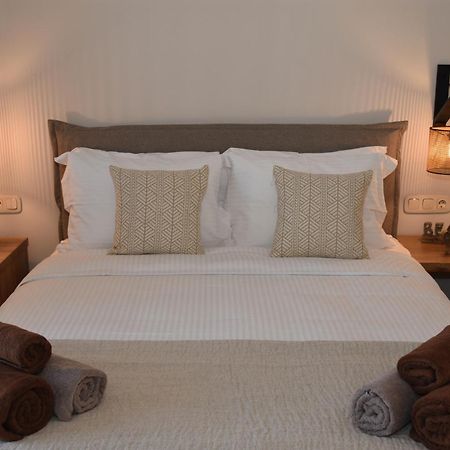 Living Moments Villa Fira  Bagian luar foto