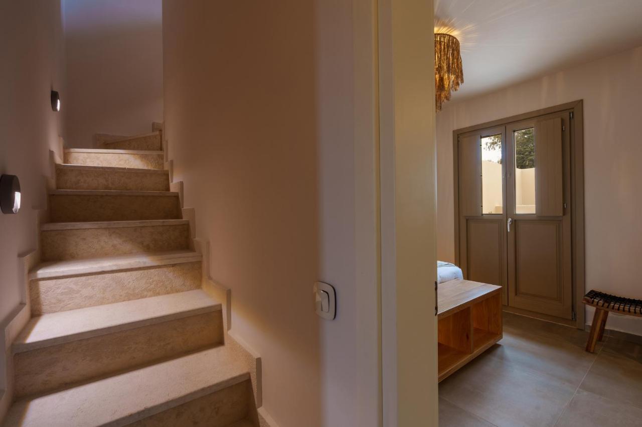 Living Moments Villa Fira  Bagian luar foto